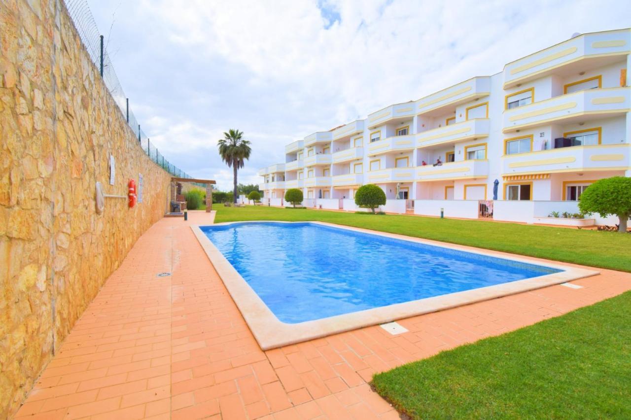 شقة Private Large Terrace Facing The Swimming Pool جويا المظهر الخارجي الصورة